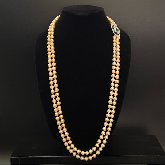 90’s Deco Style Double Strand Pearl Necklace With Rhinestone Butterfly Pendant - Picture 2 of 4